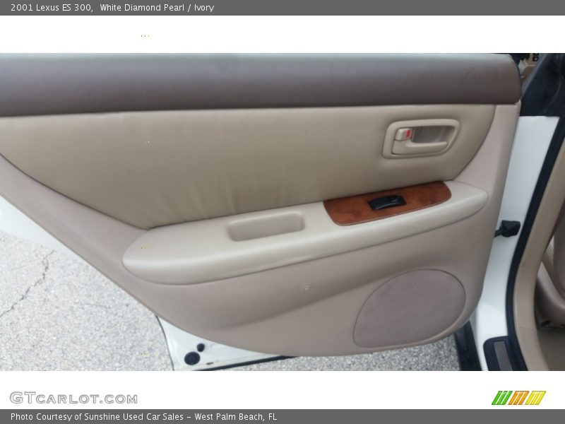 White Diamond Pearl / Ivory 2001 Lexus ES 300