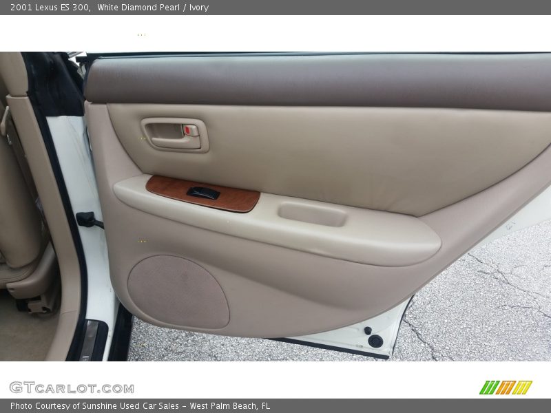 White Diamond Pearl / Ivory 2001 Lexus ES 300