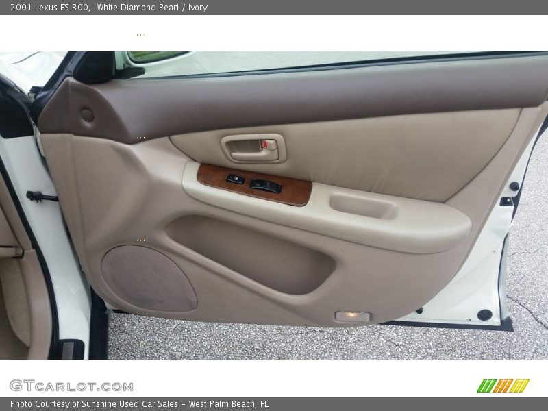 White Diamond Pearl / Ivory 2001 Lexus ES 300