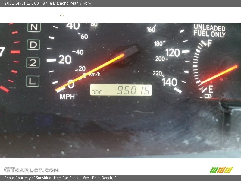 White Diamond Pearl / Ivory 2001 Lexus ES 300