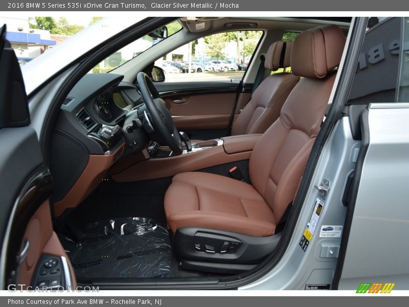 Front Seat of 2016 5 Series 535i xDrive Gran Turismo