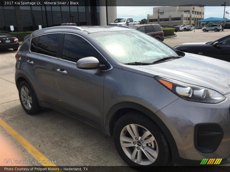 Mineral Silver / Black 2017 Kia Sportage LX