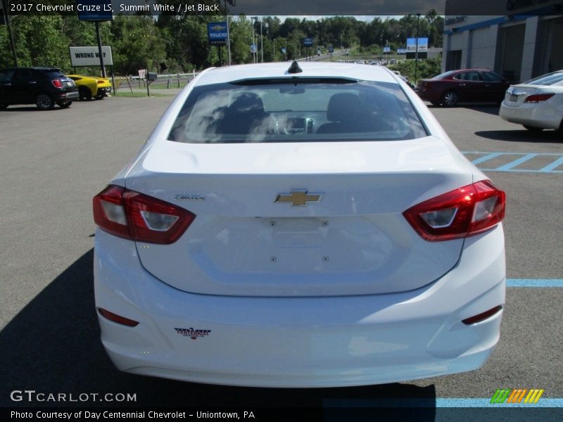 Summit White / Jet Black 2017 Chevrolet Cruze LS