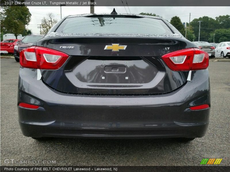 Tungsten Metallic / Jet Black 2017 Chevrolet Cruze LT