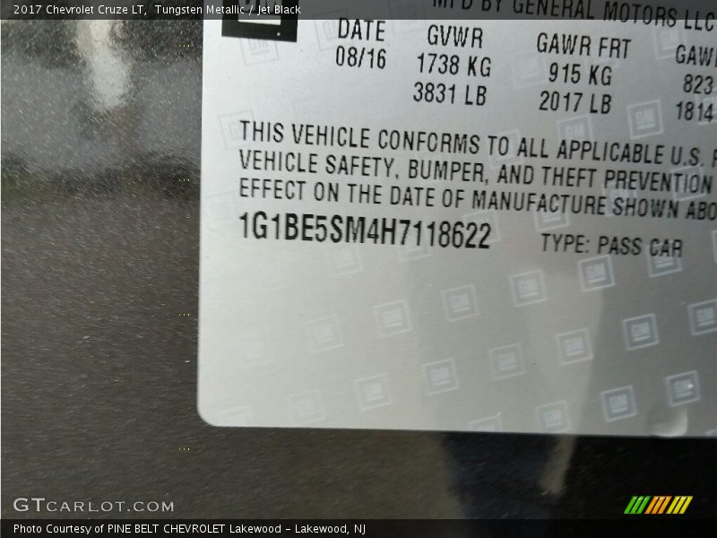 Tungsten Metallic / Jet Black 2017 Chevrolet Cruze LT