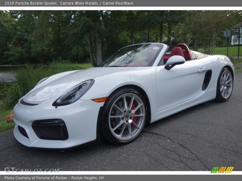 Front 3/4 View of 2016 Boxster Spyder