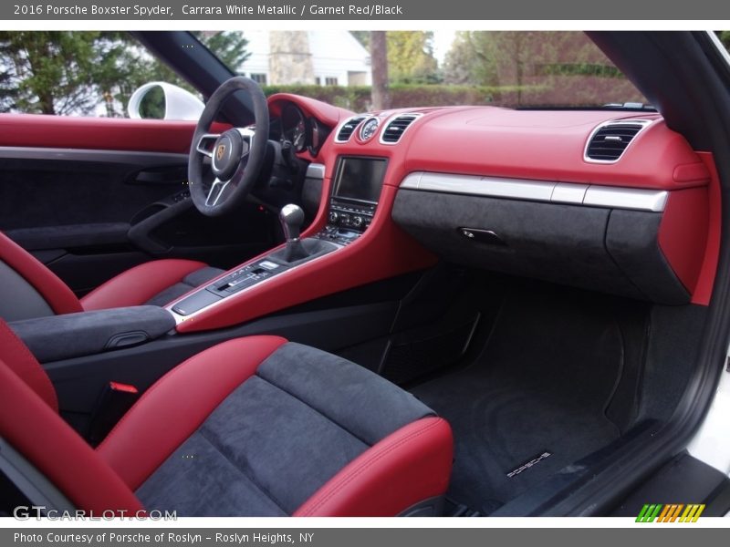 Carrara White Metallic / Garnet Red/Black 2016 Porsche Boxster Spyder