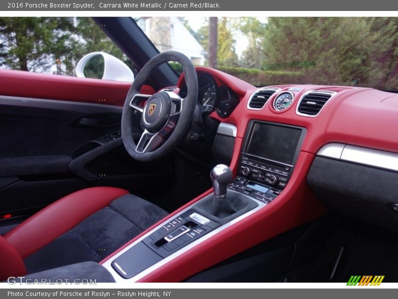 Dashboard of 2016 Boxster Spyder