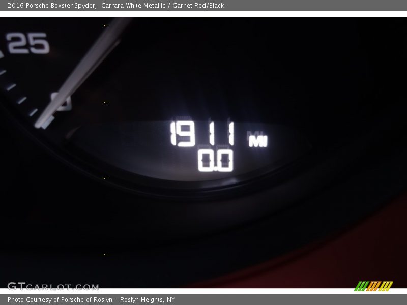 Carrara White Metallic / Garnet Red/Black 2016 Porsche Boxster Spyder