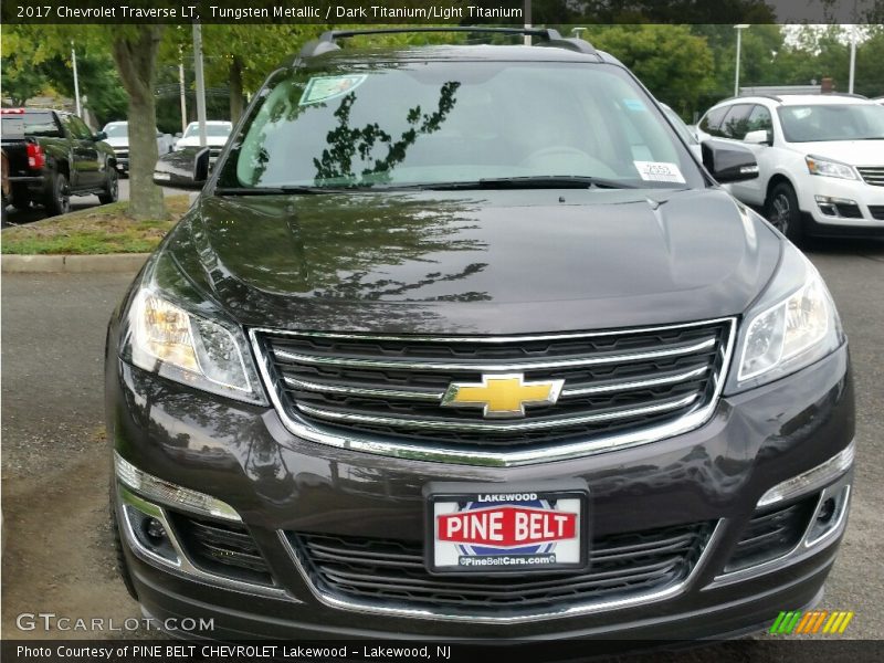 Tungsten Metallic / Dark Titanium/Light Titanium 2017 Chevrolet Traverse LT