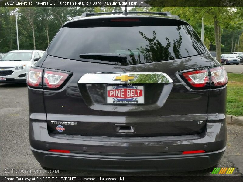 Tungsten Metallic / Dark Titanium/Light Titanium 2017 Chevrolet Traverse LT