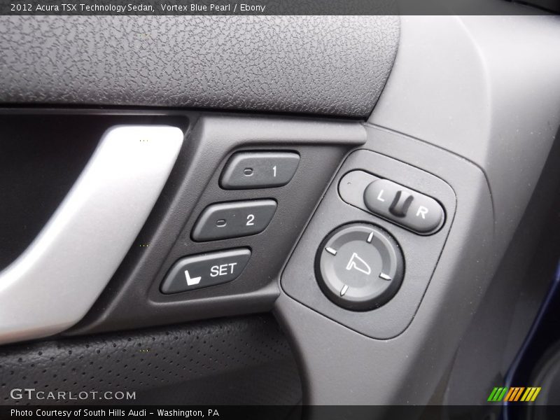 Controls of 2012 TSX Technology Sedan
