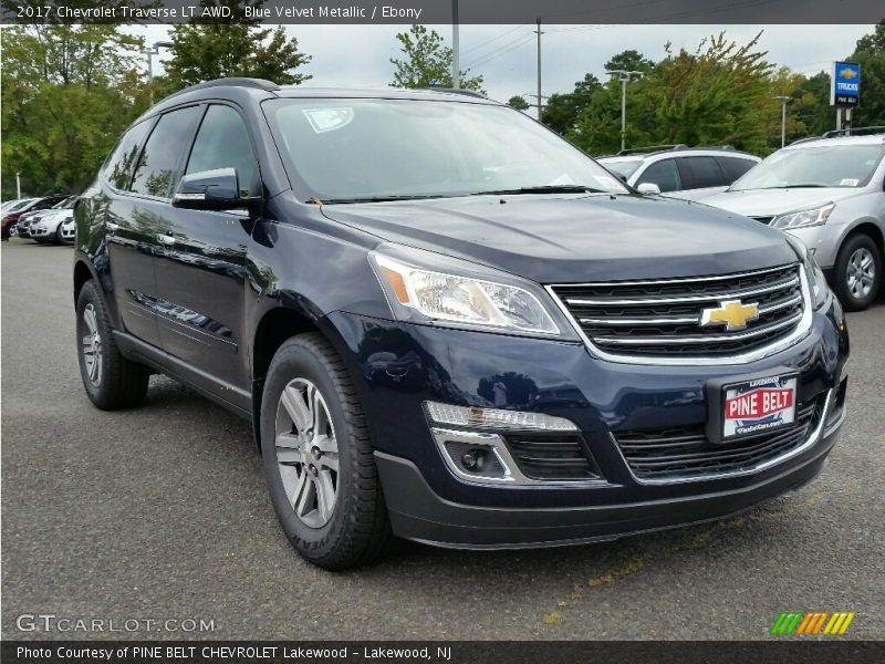 Blue Velvet Metallic / Ebony 2017 Chevrolet Traverse LT AWD