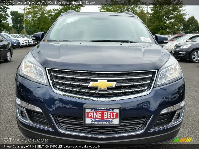 Blue Velvet Metallic / Ebony 2017 Chevrolet Traverse LT AWD