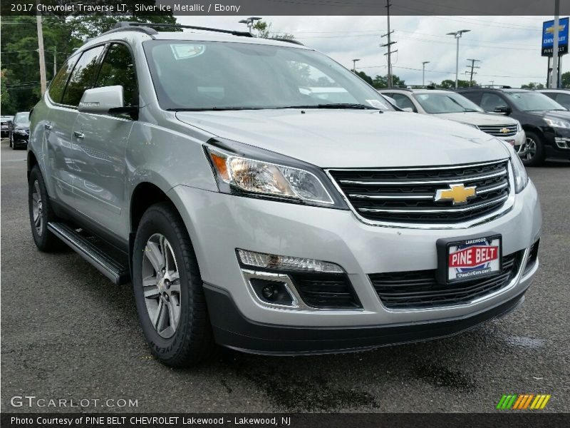 Silver Ice Metallic / Ebony 2017 Chevrolet Traverse LT