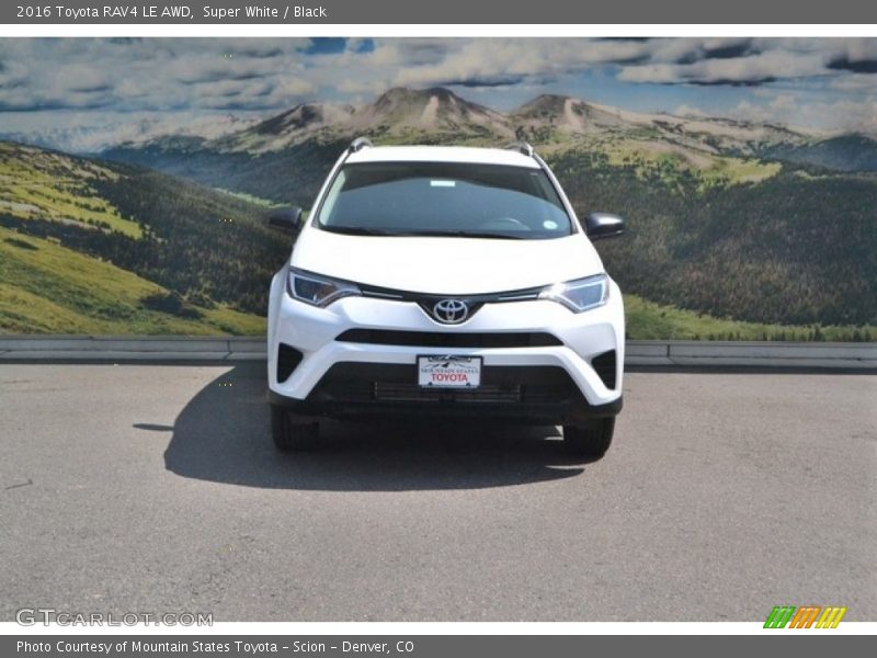 Super White / Black 2016 Toyota RAV4 LE AWD
