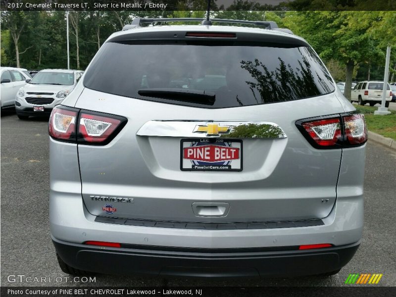 Silver Ice Metallic / Ebony 2017 Chevrolet Traverse LT