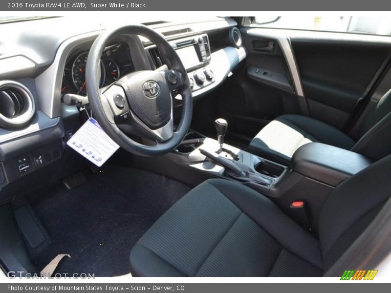 Super White / Black 2016 Toyota RAV4 LE AWD