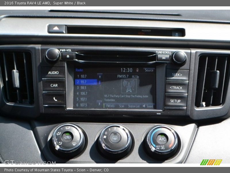 Super White / Black 2016 Toyota RAV4 LE AWD