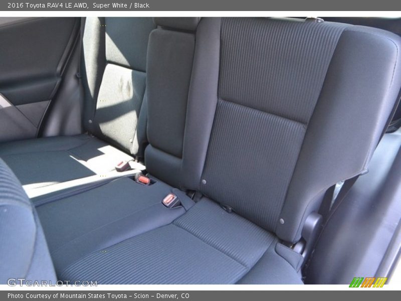 Super White / Black 2016 Toyota RAV4 LE AWD