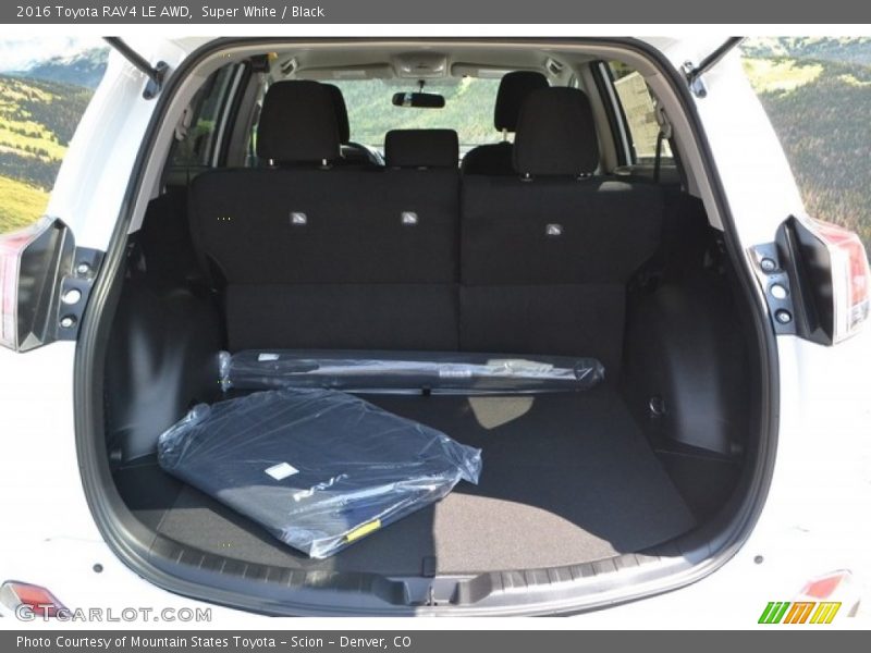 Super White / Black 2016 Toyota RAV4 LE AWD