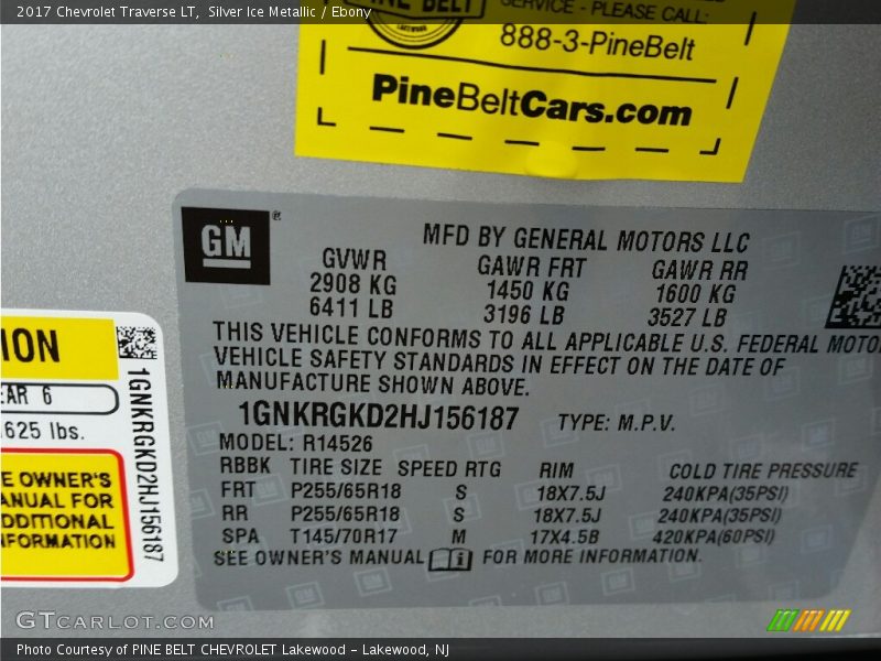 Silver Ice Metallic / Ebony 2017 Chevrolet Traverse LT