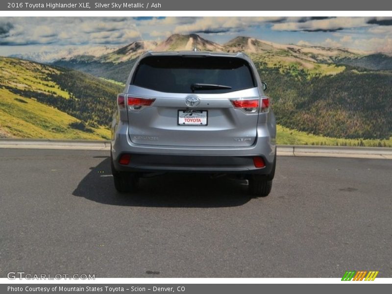 Silver Sky Metallic / Ash 2016 Toyota Highlander XLE