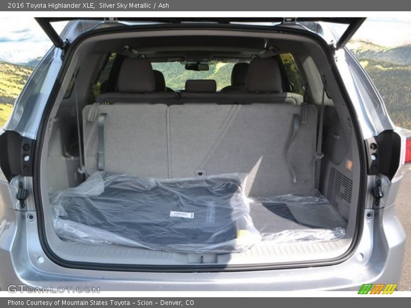 Silver Sky Metallic / Ash 2016 Toyota Highlander XLE