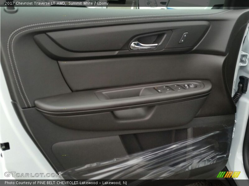 Summit White / Ebony 2017 Chevrolet Traverse LT AWD