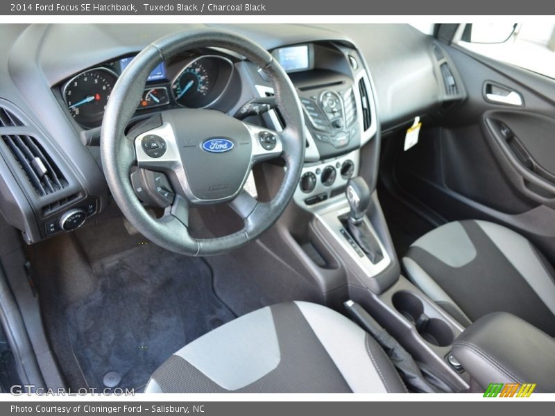 Tuxedo Black / Charcoal Black 2014 Ford Focus SE Hatchback