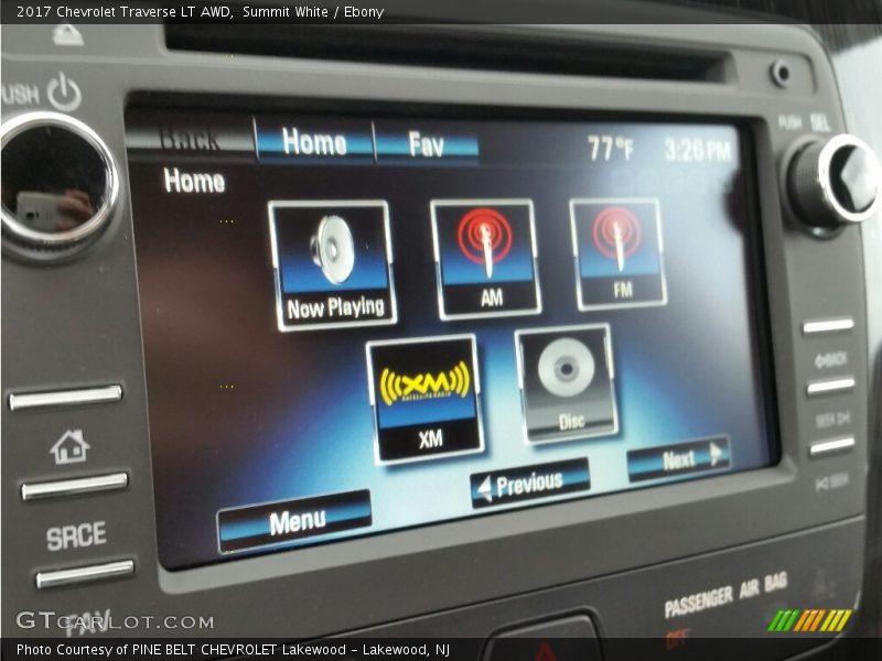 Summit White / Ebony 2017 Chevrolet Traverse LT AWD