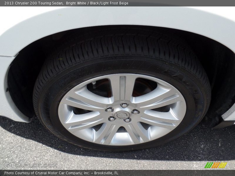 Bright White / Black/Light Frost Beige 2013 Chrysler 200 Touring Sedan