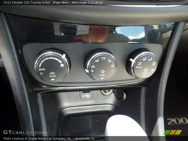 Bright White / Black/Light Frost Beige 2013 Chrysler 200 Touring Sedan