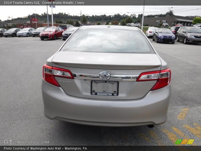 Creme Brulee Metallic / Ivory 2014 Toyota Camry XLE