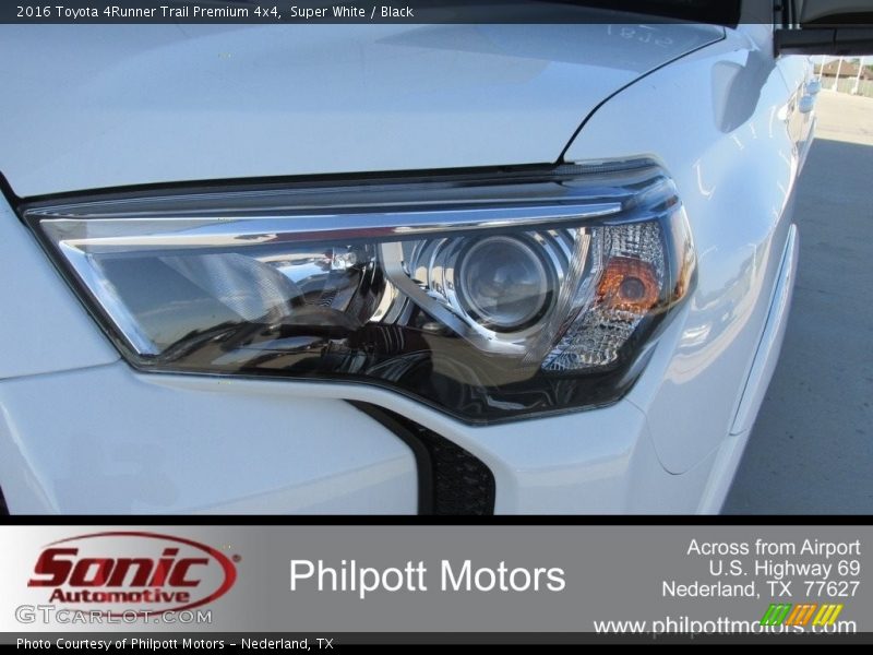 Super White / Black 2016 Toyota 4Runner Trail Premium 4x4
