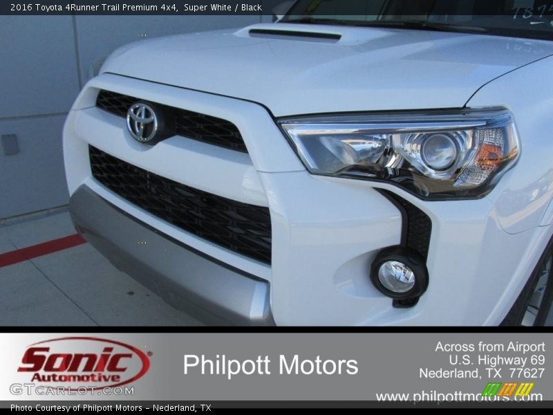 Super White / Black 2016 Toyota 4Runner Trail Premium 4x4