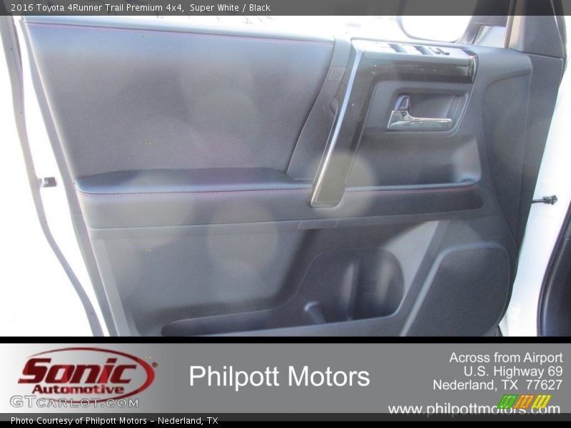 Super White / Black 2016 Toyota 4Runner Trail Premium 4x4