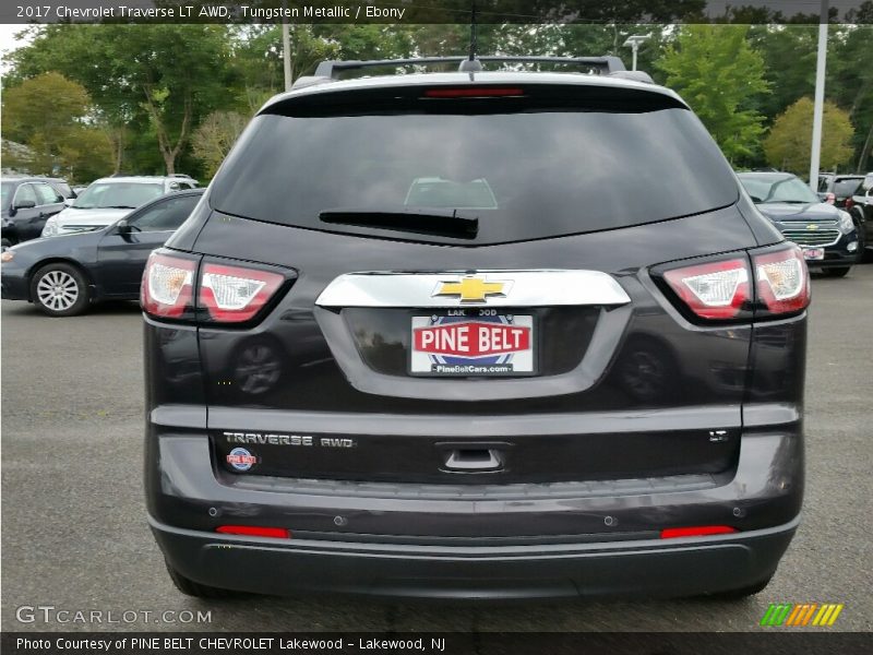 Tungsten Metallic / Ebony 2017 Chevrolet Traverse LT AWD