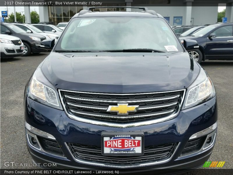 Blue Velvet Metallic / Ebony 2017 Chevrolet Traverse LT
