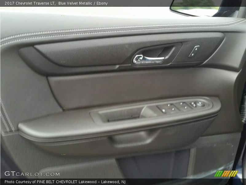 Blue Velvet Metallic / Ebony 2017 Chevrolet Traverse LT