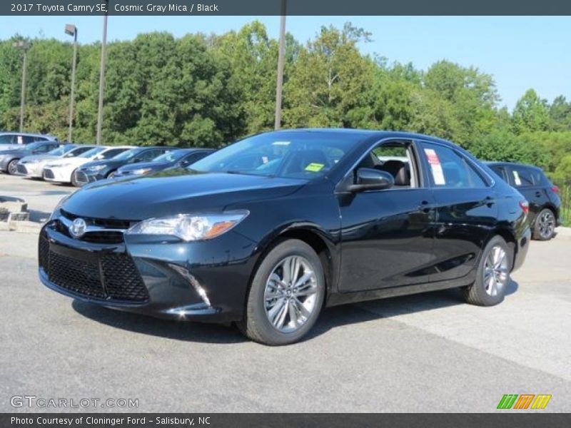 Front 3/4 View of 2017 Camry SE