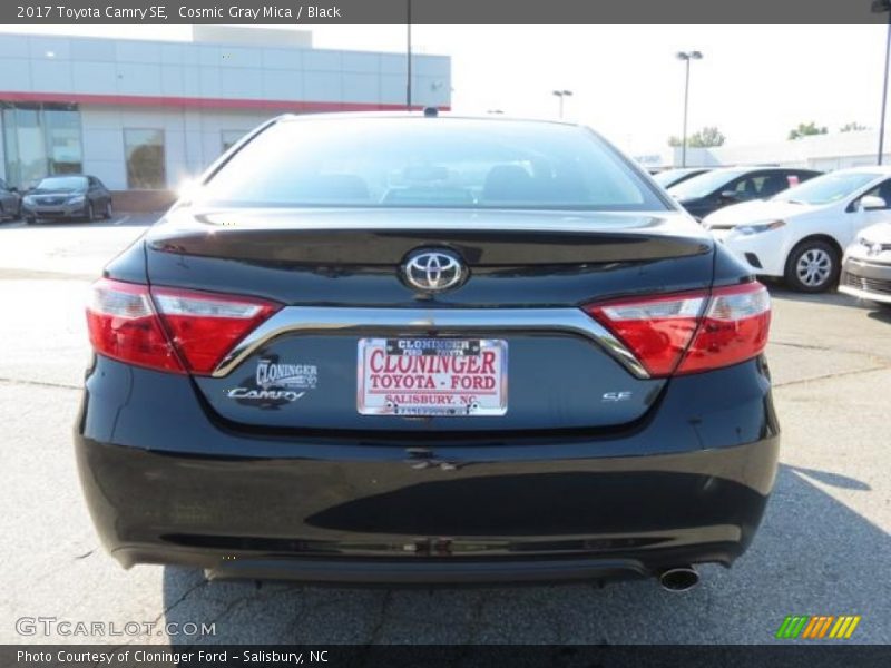 Cosmic Gray Mica / Black 2017 Toyota Camry SE