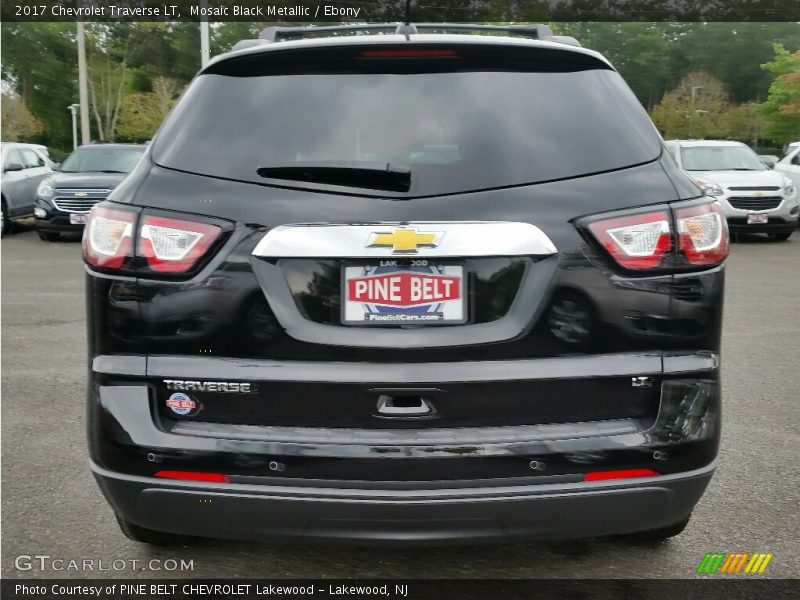 Mosaic Black Metallic / Ebony 2017 Chevrolet Traverse LT