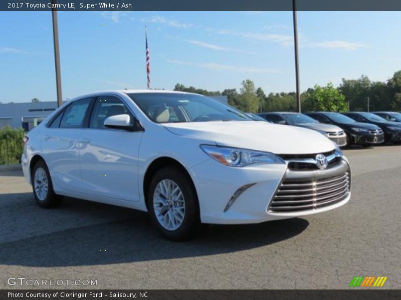 Super White / Ash 2017 Toyota Camry LE