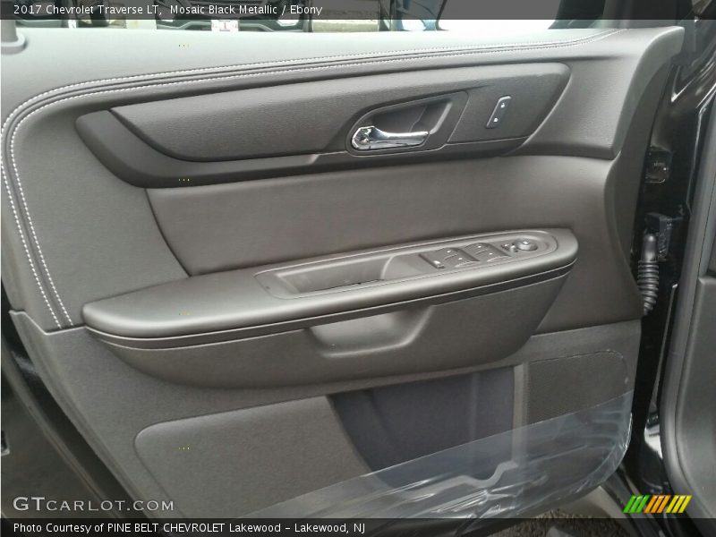 Mosaic Black Metallic / Ebony 2017 Chevrolet Traverse LT