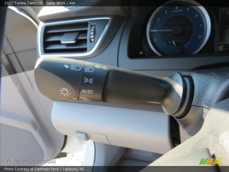 Super White / Ash 2017 Toyota Camry LE