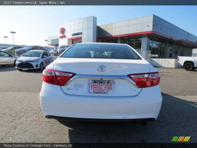 Super White / Ash 2017 Toyota Camry LE