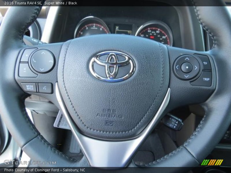 Super White / Black 2016 Toyota RAV4 SE