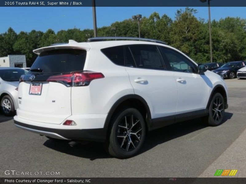 Super White / Black 2016 Toyota RAV4 SE