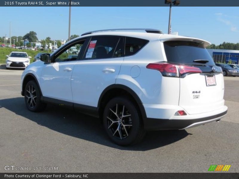 Super White / Black 2016 Toyota RAV4 SE